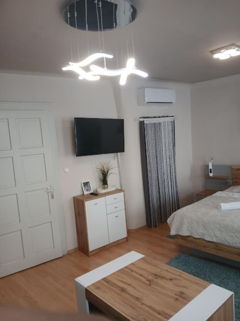 Soda Apartman Gyor Ngoại thất bức ảnh