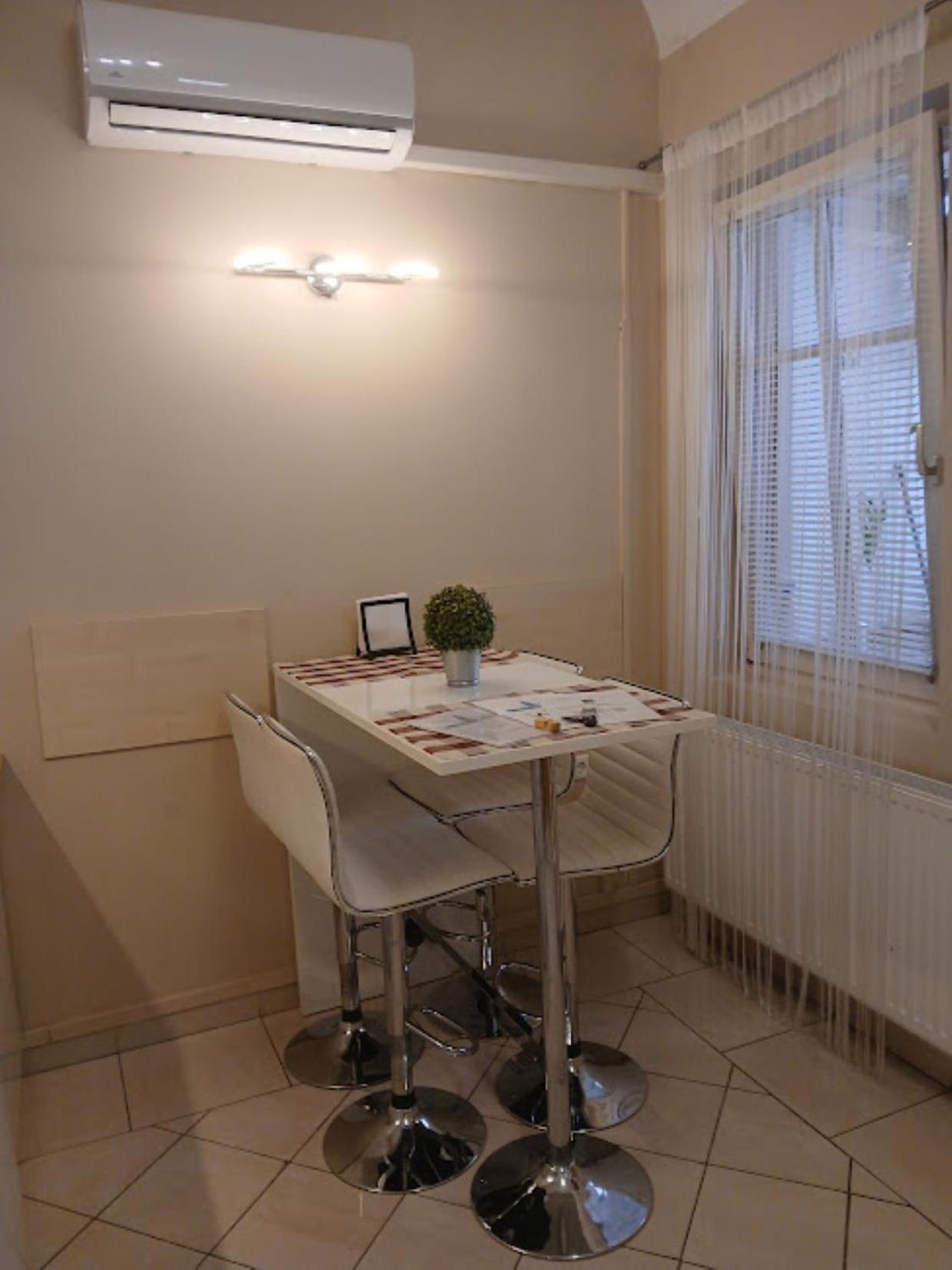 Soda Apartman Gyor Ngoại thất bức ảnh